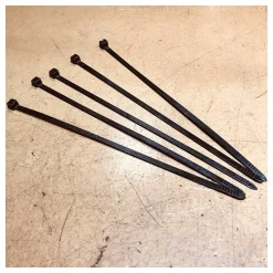 Generique COLLIERS SERRAGE PLASTIQUE 50x200 Mm X 5 -Velo Pour Aventure collier serrage plastique 50x200 mm 2