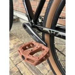 Custom Collective C100 Pro Noir Tan 2022 -Velo Pour Aventure custom collective c100 pro noir tan 2022 9