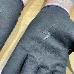 Gants BIKELIFE 'Trick List' Noirs -Velo Pour Aventure gants bikelife trick list noirs 11