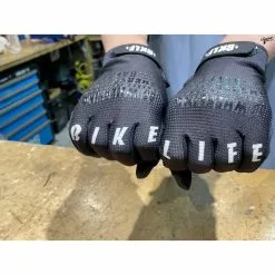 Gants BIKELIFE 'Trick List' Noirs -Velo Pour Aventure gants bikelife trick list noirs 12