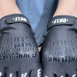 Gants BIKELIFE 'Trick List' Noirs -Velo Pour Aventure gants bikelife trick list noirs 9