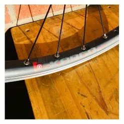 Roue Arrière Custom Bikelife X Collective 29 Pouces à Disk Noire - Wheeling Bike -Velo Pour Aventure roue arriere custom bikelife x collective 29 pouces a disk noire wheeling bike 9