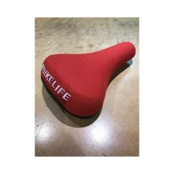 Selle BIKELIFE Rouge Logo Blanc -Velo Pour Aventure selle bikelife rouge logo blanc 4