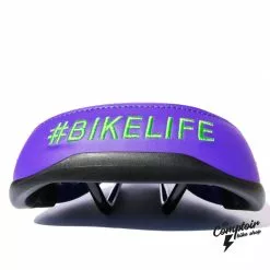 Selle BIKELIFE Violette Logo Vert -Velo Pour Aventure selle bikelife violette logo vert 2