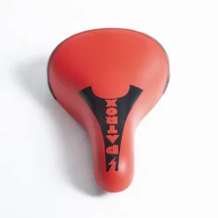 Selle BIKELIFE X PATROX Rouge-Noir -Velo Pour Aventure selle bikelife x patrox red black 2