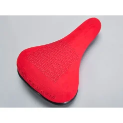 MAFIA BIKES Selle Mafia Bike Patch Rouge -Velo Pour Aventure selle mafia bike patch rouge 3